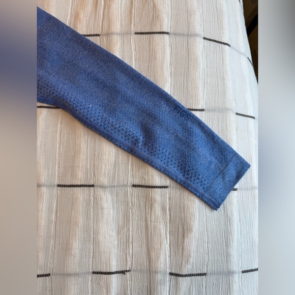 Figs Seamless "Threads for Threads" Blue Long Sleeve Underscrub Shirt M - Picture 9 of 11